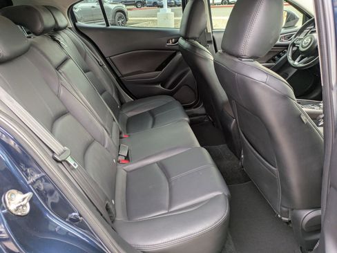 Used 2018 MAZDA MAZDA3 Touring image 19