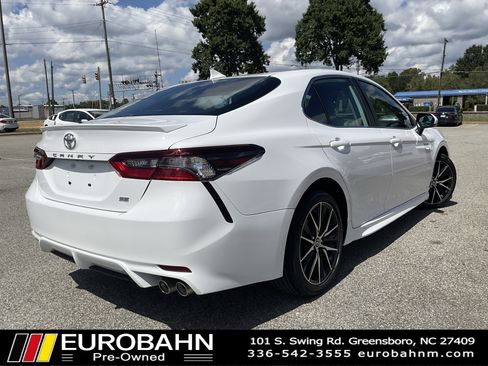 Used 2022 Toyota Camry SE image 5