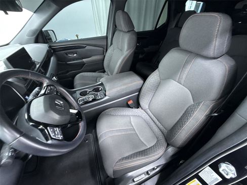 Certified 2025 Honda Pilot Sport image 19