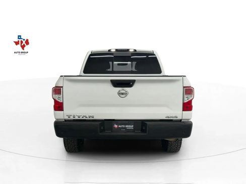 Used 2020 Nissan Titan S image 8