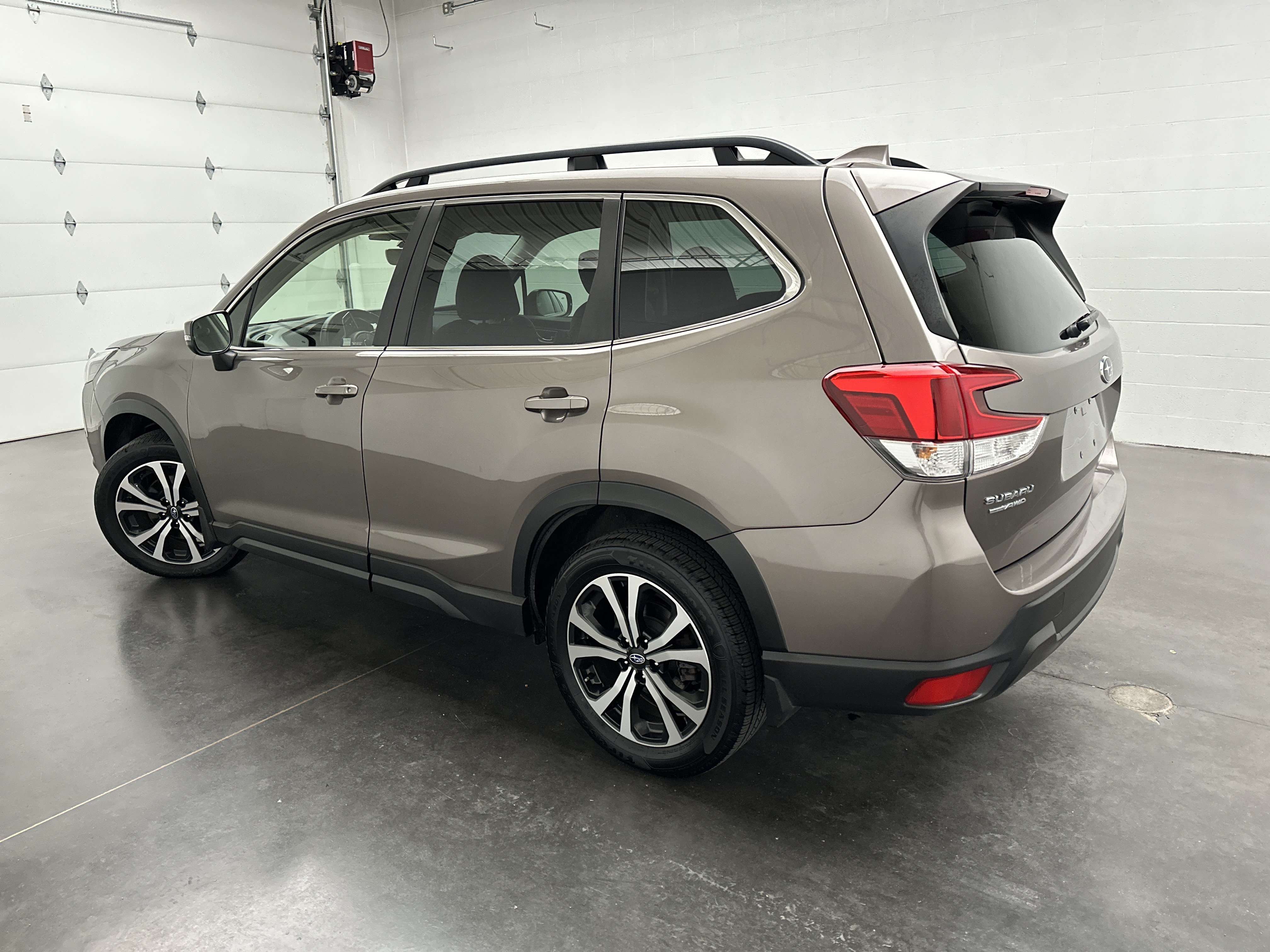 Used 2023 Subaru Forester Limited AWD/4WD image 7