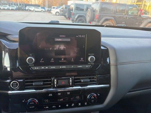 Used 2024 Nissan Pathfinder Rock Creek image 13