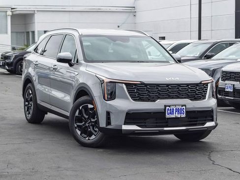 New 2026 Kia Sorento S image 2
