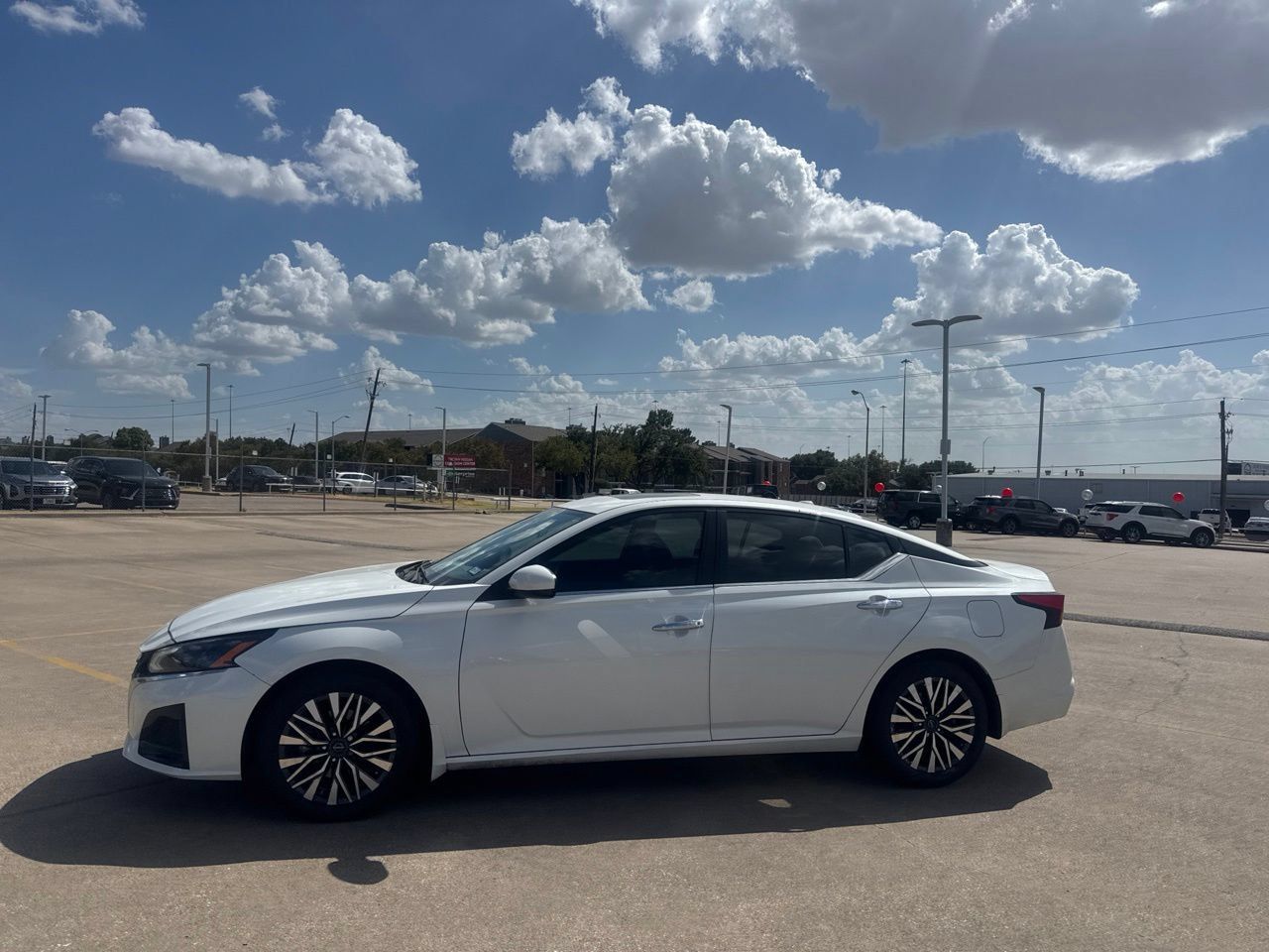 Certified 2024 Nissan Altima 2.5 SV w/ SV Premium Package FWD image 13