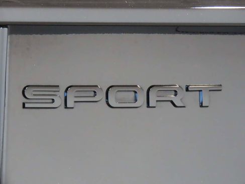 Used 2023 Land Rover Discovery Sport SE R-Dynamic image 6