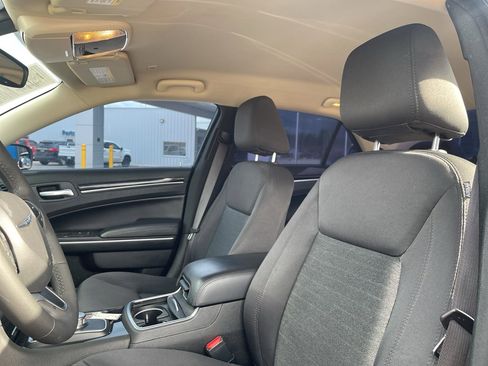 Used 2023 Chrysler 300 Touring image 26