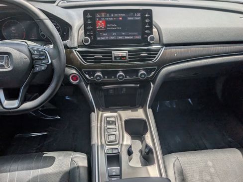 Certified 2018 Honda Accord Touring image 16