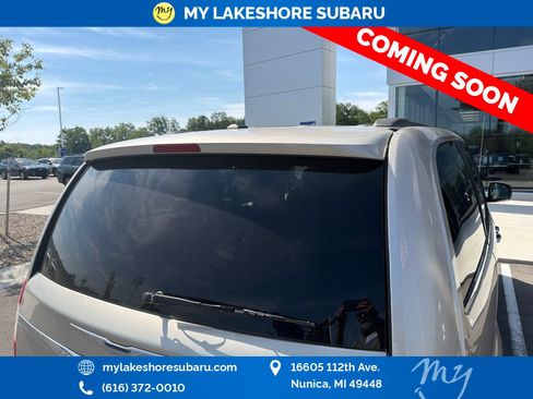 Used 2015 Chrysler Town & Country Touring w/ Driver Convenience Group FWD image 7