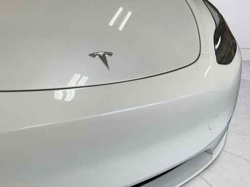 Used 2024 Tesla Model Y Long Range RWD image 29