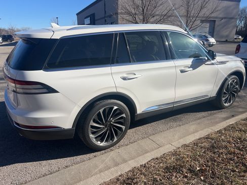 Used 2020 Lincoln Aviator Reserve w/ Equipment Group 201A image 5