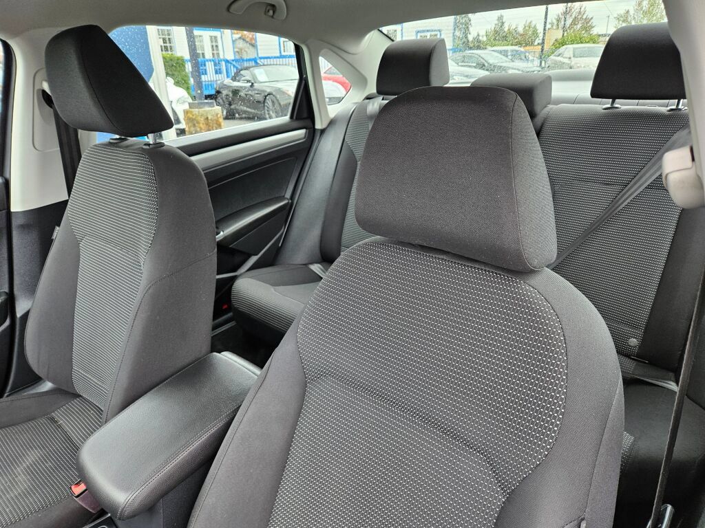 Used 2017 Volkswagen Passat 1.8T S FWD image 15