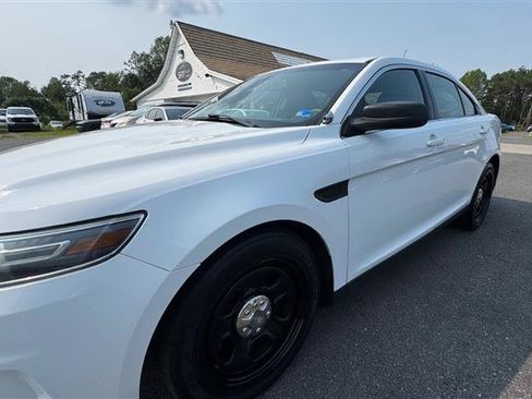 Used 2018 Ford Taurus Police Interceptor AWD image 12