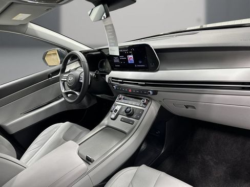 Certified 2024 Hyundai Palisade SEL FWD image 17
