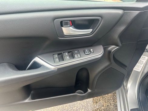 Used 2017 Toyota Camry LE image 20