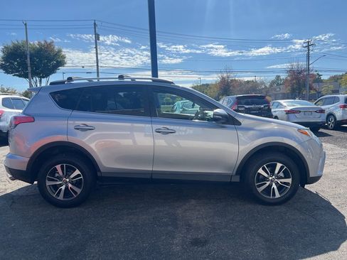 Used 2018 Toyota RAV4 XLE image 6