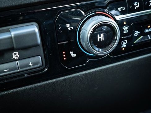 Used 2023 Chevrolet Silverado 1500 RST image 25