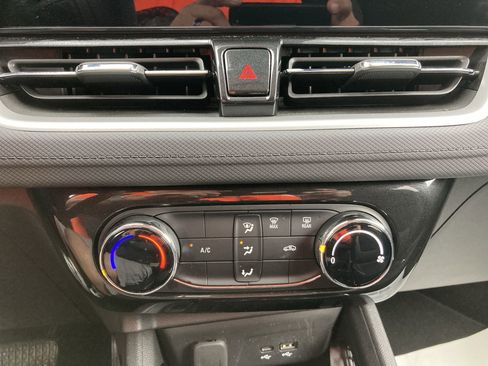 Used 2025 Chevrolet TrailBlazer LT image 17