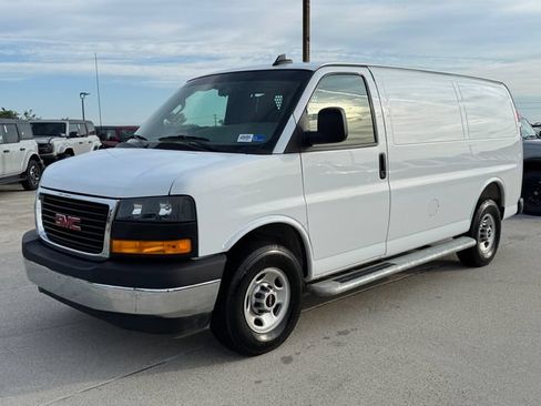 Used 2025 GMC Savana 2500 w/ Driver Convenience Package RWD image 10