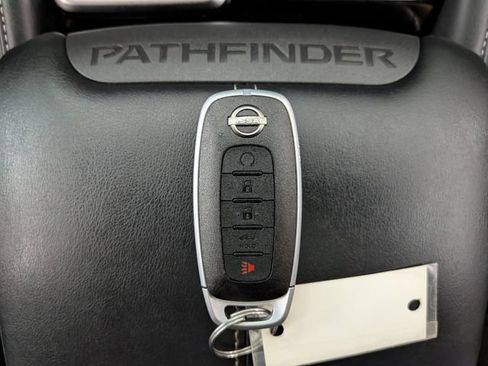 Used 2025 Nissan Pathfinder SL w/ SL Premium Package AWD/4WD image 37