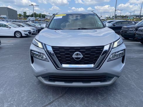 Used 2023 Nissan Rogue SV FWD image 2