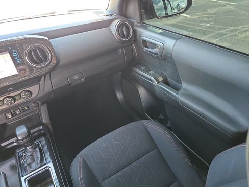Used 2019 Toyota Tacoma TRD Sport RWD image 12