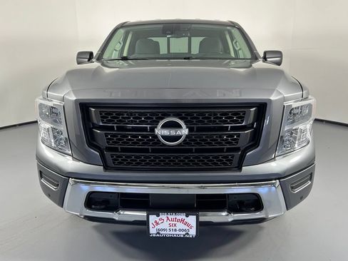 Used 2024 Nissan Titan SV w/ SV Convenience Package AWD/4WD image 2
