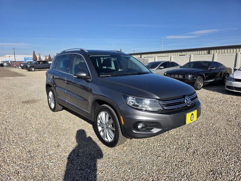 Used 2014 Volkswagen Tiguan SE image 3
