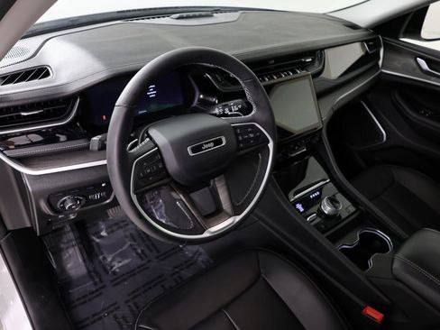 Used 2023 Jeep Grand Cherokee 30th Anniversary image 23