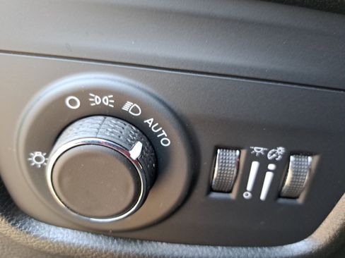 Used 2022 Jeep Grand Cherokee Altitude image 24