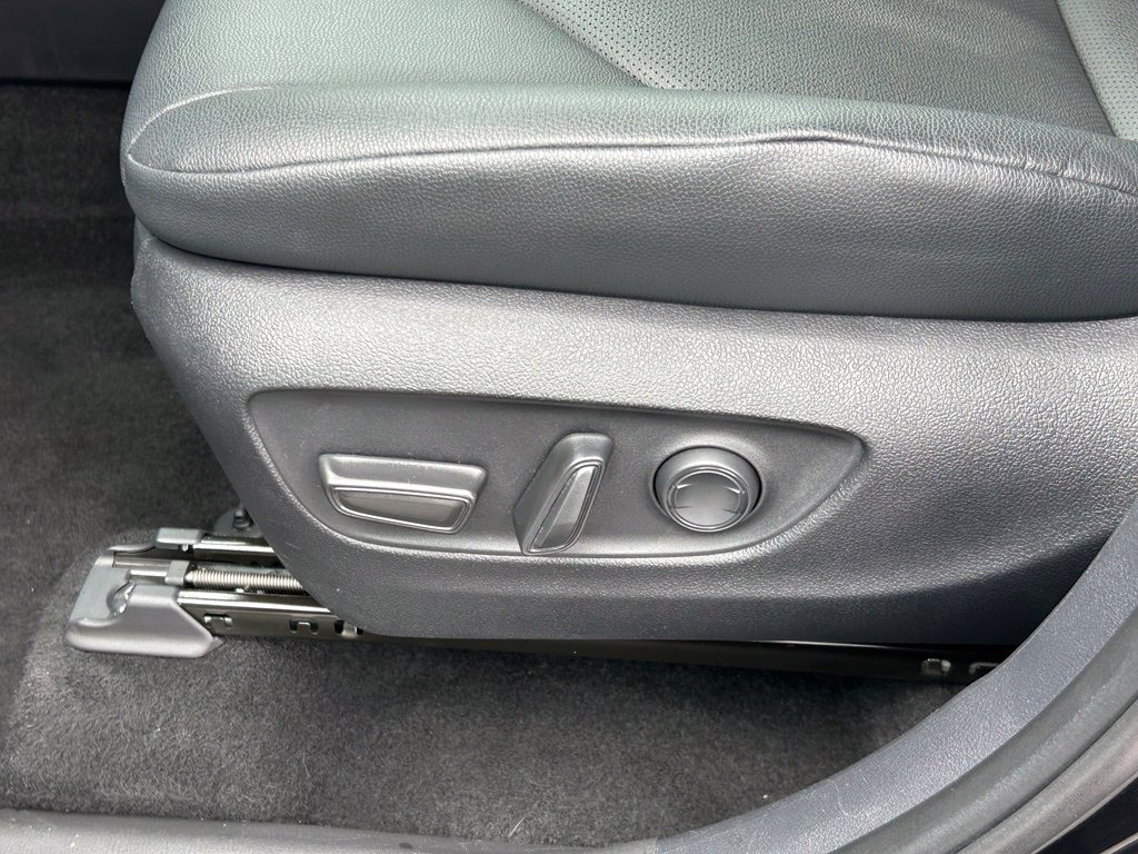 Used 2026 Toyota Grand Highlander FWD image 21