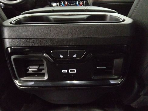 Used 2025 GMC Sierra 2500 AT4 image 36