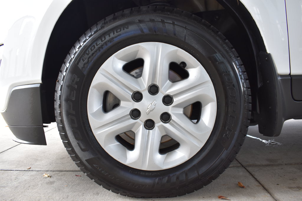 Used 2017 Chevrolet Traverse LS FWD image 13