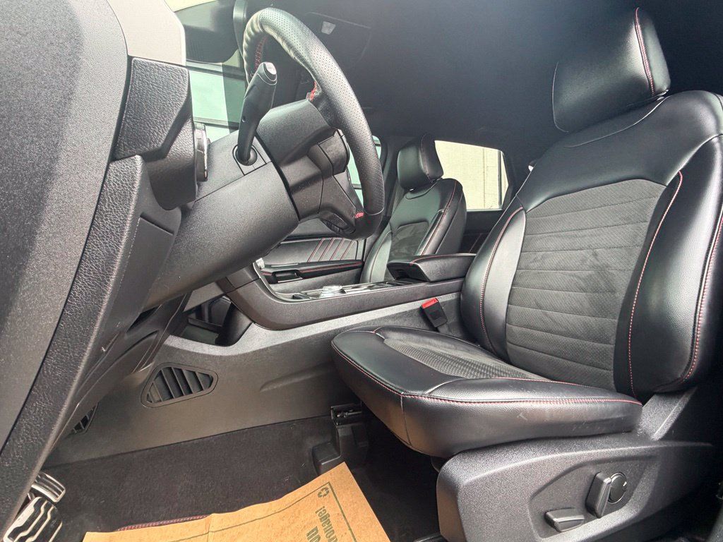 Used 2024 Ford Edge ST-Line AWD/4WD image 10
