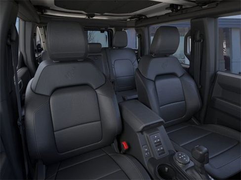 Used 2025 Ford Bronco Badlands image 10