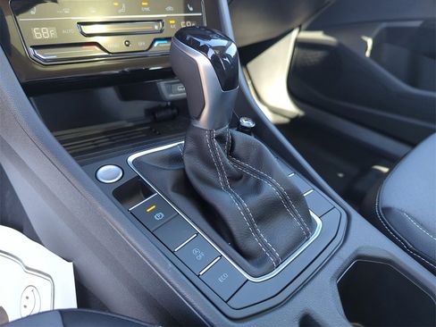 New 2026 Volkswagen Jetta SE image 34