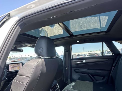 New 2026 Volkswagen Atlas Cross Sport SEL Premium R-Line AWD/4WD image 11