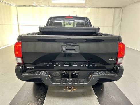 Used 2019 Toyota Tacoma TRD Sport w/ Technology Package AWD/4WD image 20