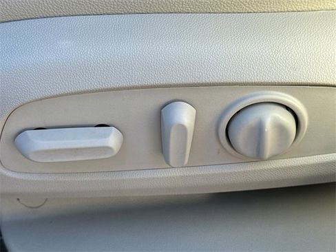 Used 2019 GMC Terrain Denali w/ Advanced Safety Package image 21