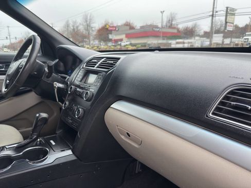 Used 2018 Ford Explorer 4WD image 9
