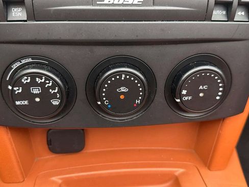 Used 2006 MAZDA MX-5 Miata Grand Touring w/ Suspension Pkg image 26