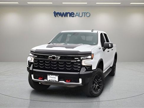 Used 2024 Chevrolet Silverado 1500 ZR2 image 10