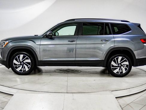 Used 2025 Volkswagen Atlas SE AWD/4WD image 4