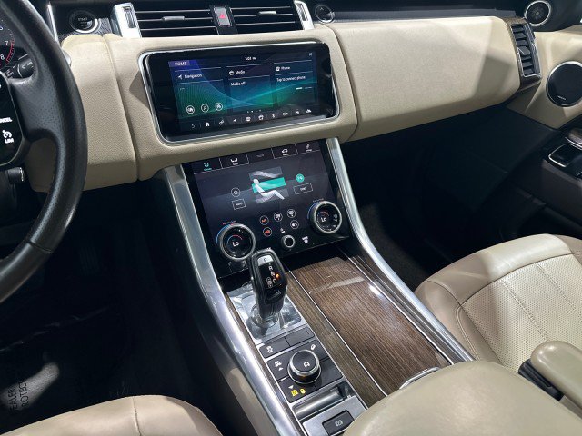 Used 2018 Land Rover Range Rover Sport HSE AWD/4WD image 4