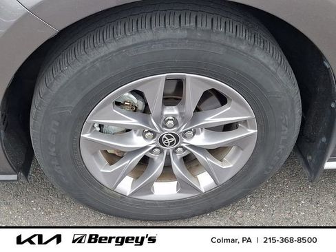 Used 2021 Toyota Sienna LE FWD image 9