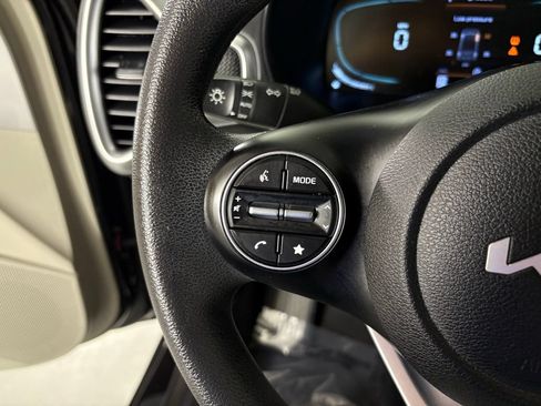 Used 2023 Kia Soul LX w/ Option Group 015 FWD image 19