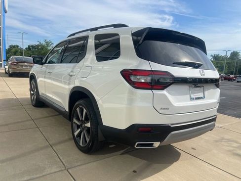 Certified 2024 Honda Pilot Touring image 13