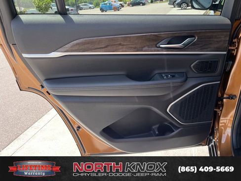 New 2026 Jeep Grand Cherokee L Limited AWD/4WD image 17