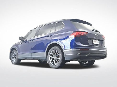 Used 2023 Volkswagen Tiguan SE w/ Panoramic Sunroof Package FWD image 36