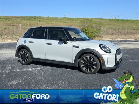 Used 2022 MINI Cooper S image 2