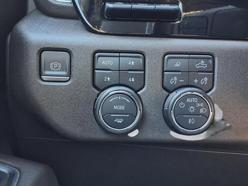 Certified 2024 Chevrolet Silverado 2500 LTZ w/ LTZ Premium Package image 12